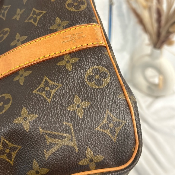 Authentic Louis Vuitton Monogram Keepall 50 with strap - Picture 10 of 17